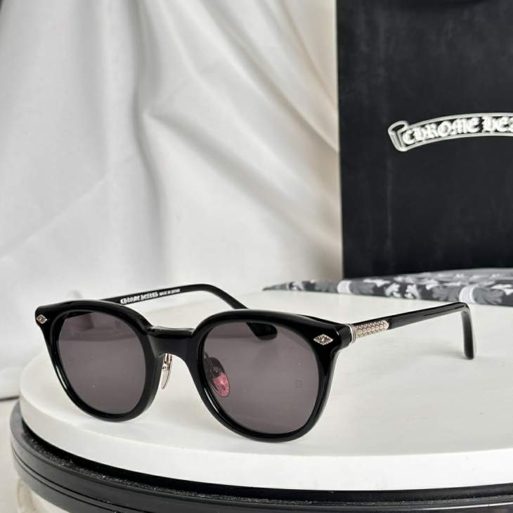 Picture of Chrome Hearts Sunglasses _SKUfw74808876fw